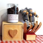 Chocolat raisins schs flambs au rhum ambr enrob de chocolat noir 69%
